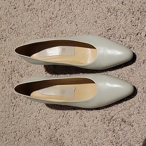 Evan Picone Leather Pump